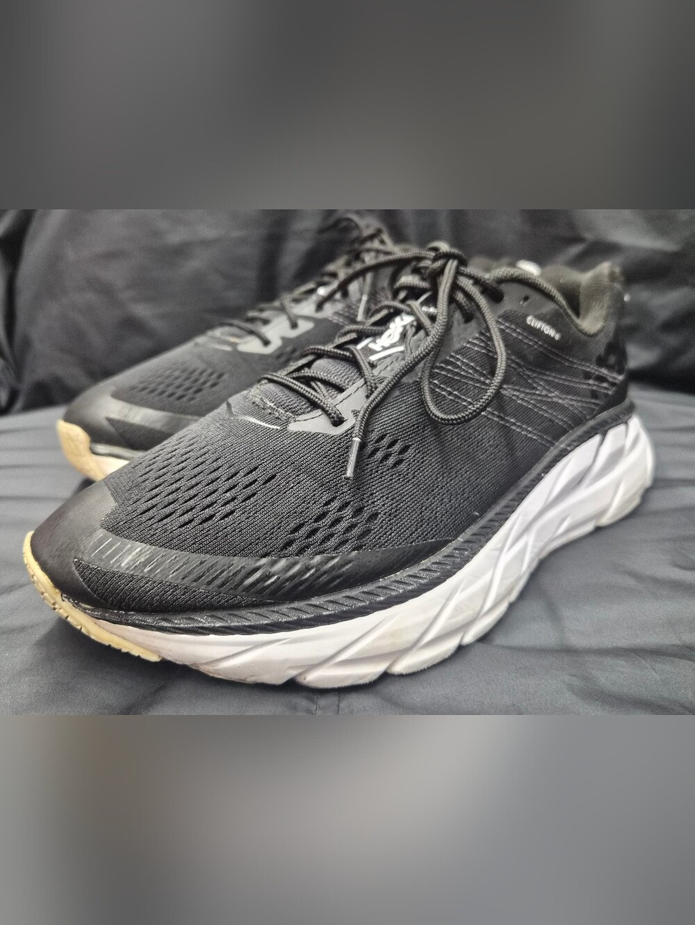Women's Hoka One One Clifton 6 Running Shoes Sz. 8D Wide